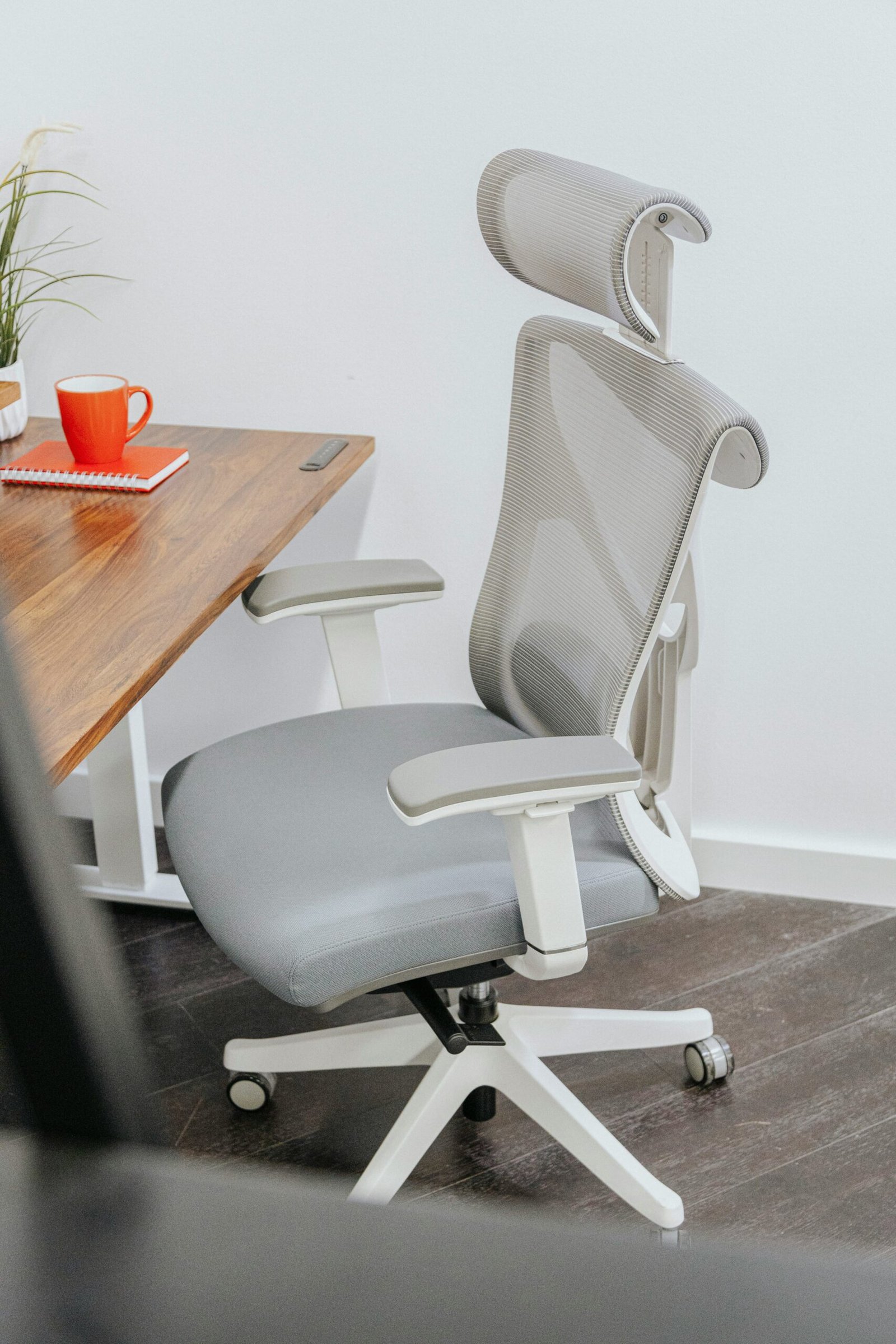 best ergonomic office chairs under 500 dollars for home office use